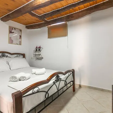 Traditional House With Private Pool * Ретимно