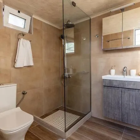 Traditional House With Private Pool Hébergement de vacances *