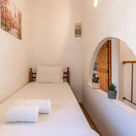 Hébergement de vacances Traditional House With Private Pool *