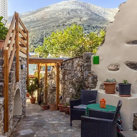 Nyaraló Traditional House With Private Pool