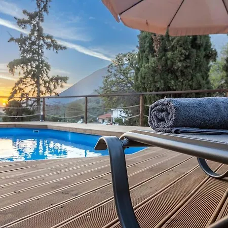 Hébergement de vacances Traditional House With Private Pool