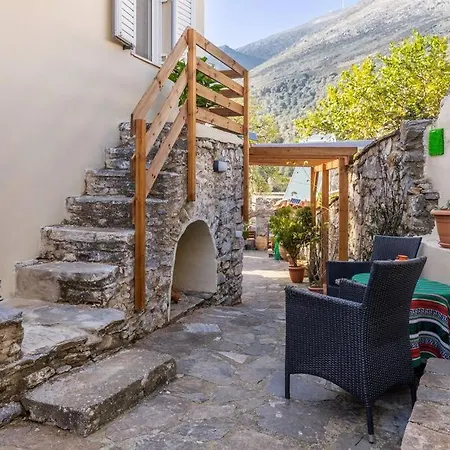 Traditional House With Private Pool Nyaraló Réthimno