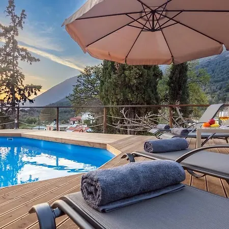 Traditional House With Private Pool Hébergement de vacances