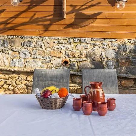 Traditional House With Private Pool Holiday home *